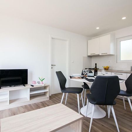 Luxury Mobile Homes Liza2 บีโอกราดนาโมรู ภายนอก รูปภาพ