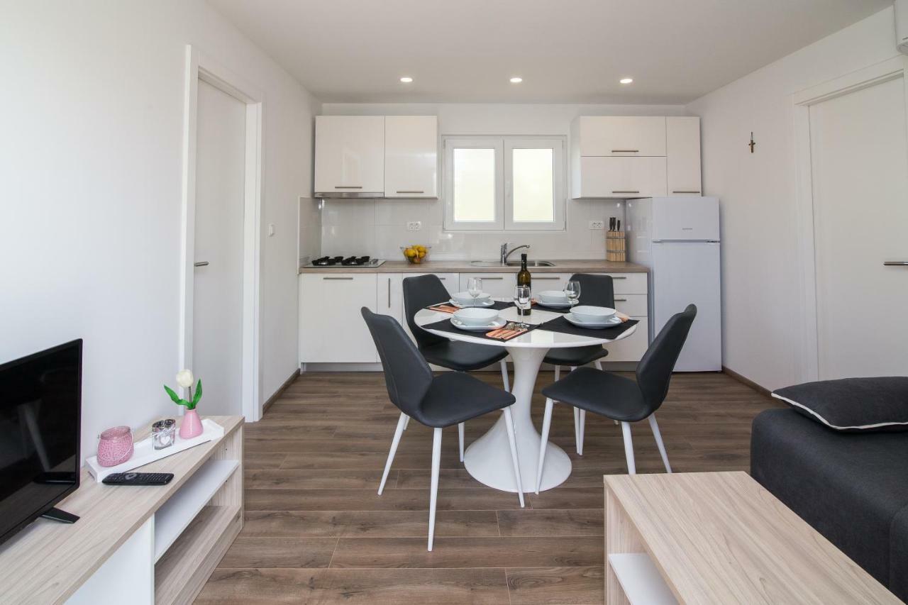 Luxury Mobile Homes Liza2 บีโอกราดนาโมรู ภายนอก รูปภาพ