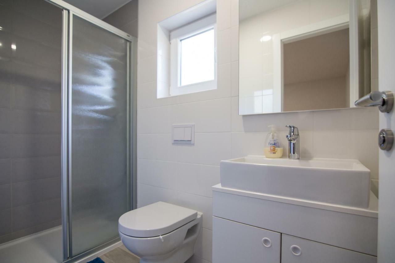 Luxury Mobile Homes Liza2 บีโอกราดนาโมรู ภายนอก รูปภาพ