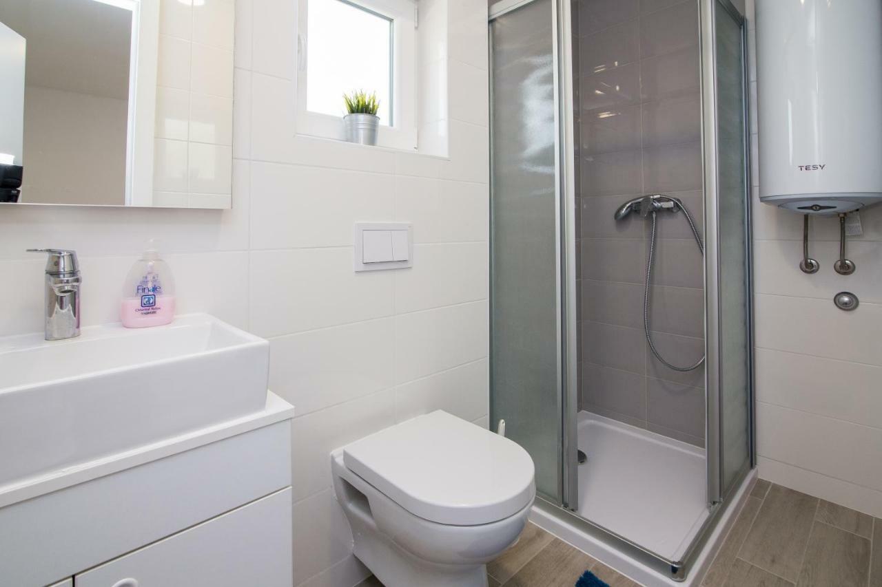 Luxury Mobile Homes Liza2 บีโอกราดนาโมรู ภายนอก รูปภาพ